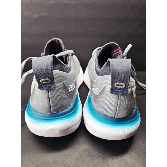 Asics Women 9.5 Comfy footwear - Picture 8 of 8